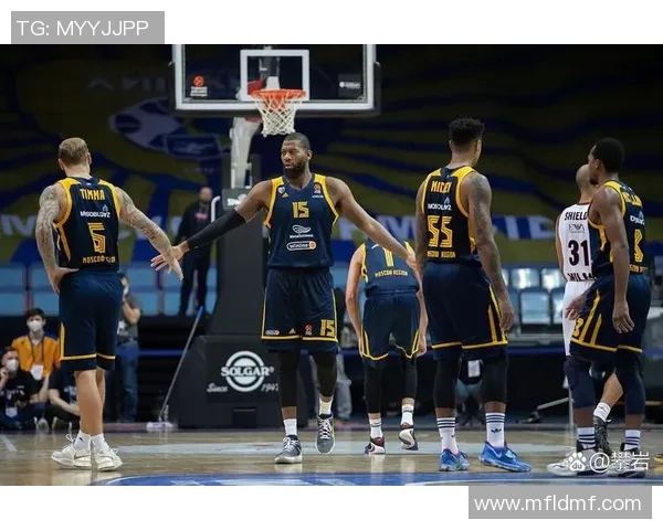 勇士与火箭对决小分分析揭示比赛胜负关键因素与球员表现