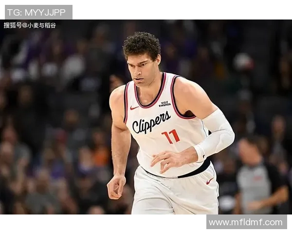 布鲁克洛佩斯：从NBA巨星到篮球战术的创新者与引领者