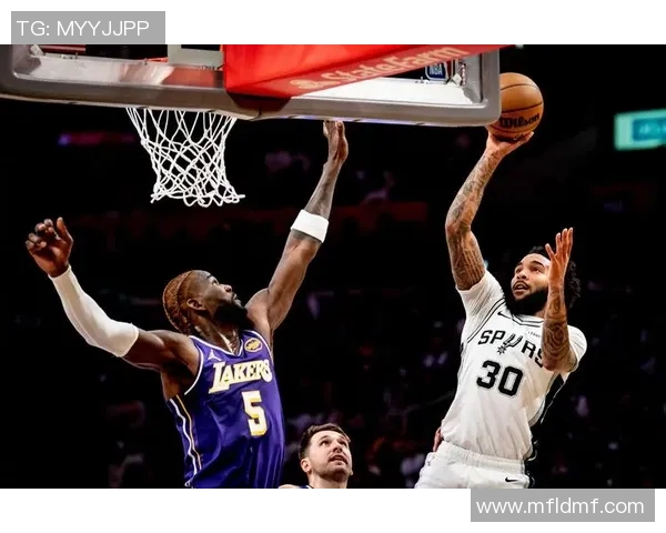 火箭队与马刺激情对决直播精彩瞬间不容错过