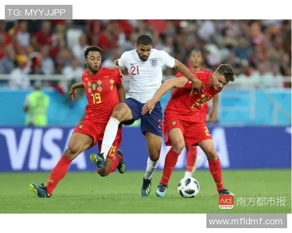 英格兰与中国足球对决激战正酣球迷热情高涨期待精彩瞬间