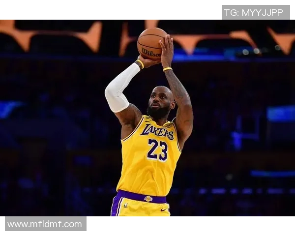 詹姆斯领衔骑士对决勇士全场精彩录像回放与赛后分析