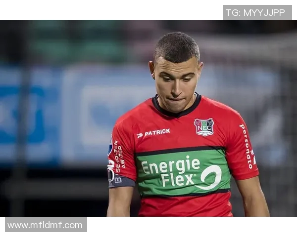 马丁内斯的传奇之路:从足球新星到世界级教练的成长历程 马丁内斯的传奇之路:从足球新星到世界级教练的成长历程